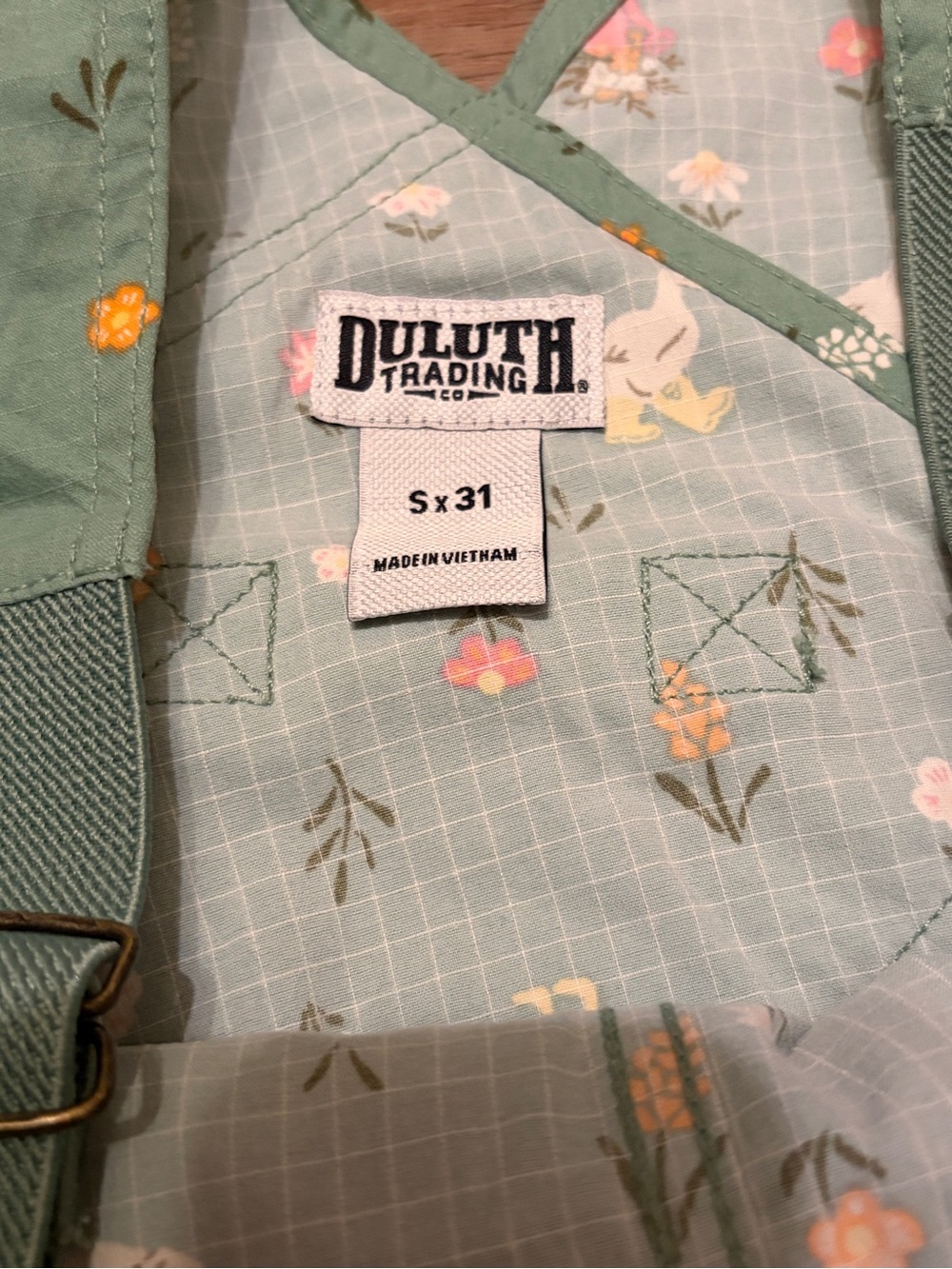 Duluth Trading Co. Green Floral Geese Print One-Piece Overalls Small - Picture 2 of 5